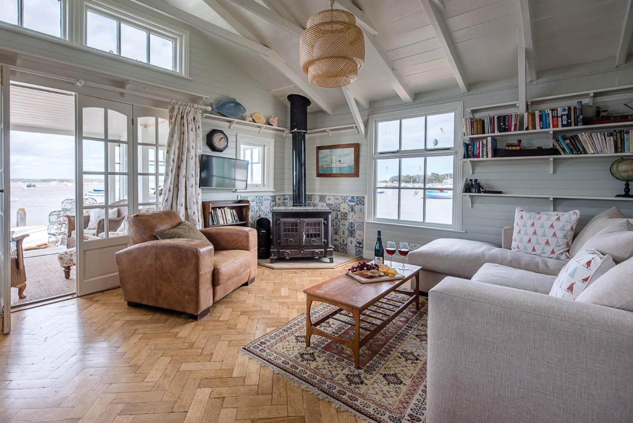 The Boathouse In Felixstowe Ferry - Stunning Waterfront Property Экстерьер фото