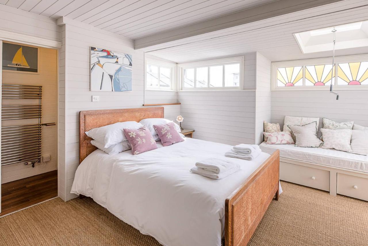 The Boathouse In Felixstowe Ferry - Stunning Waterfront Property Экстерьер фото