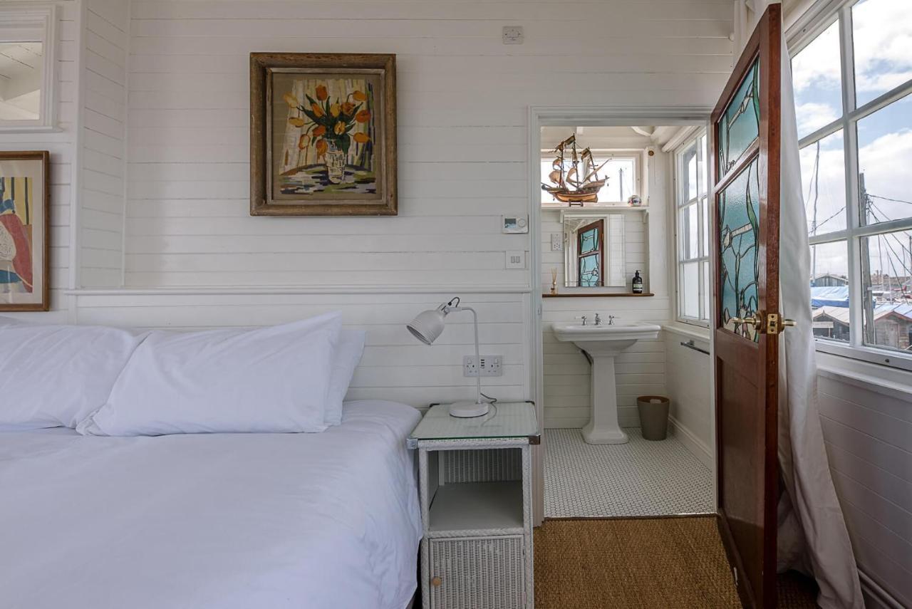 The Boathouse In Felixstowe Ferry - Stunning Waterfront Property Экстерьер фото